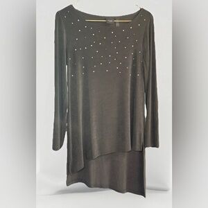Chicos Travelers Size 0 Small 4 Gray Top Embellished Asymmetrical Hem Slinky